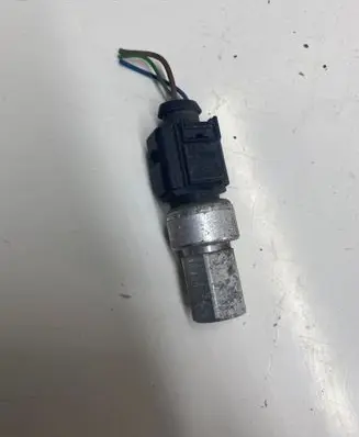 Volkswagen PASSAT B7 Air conditioning (A/C) pressure sensor 1K0959126D LN8M5 525710