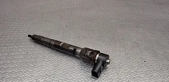 Audi A8 S8 D3 4E Fuel injector 0445110158 057130277M
