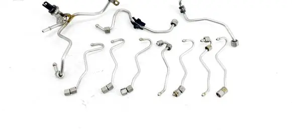 Fuel injector supply line/pipe