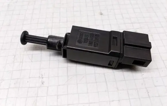 Clutch pedal sensor