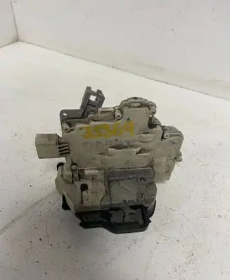 Audi A4 S4 B7 8E 8H Rear door lock 8E0839015AA