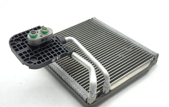 Tesla Model S Air conditioning (A/C) radiator (interior) 