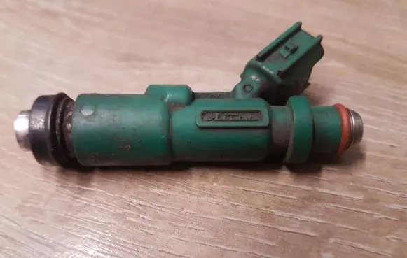 Toyota Prius (XW20) Fuel injector 2325021020