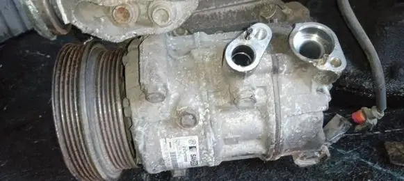 Volkswagen Jetta V Air conditioning (A/C) compressor (pump) 1K0820808C