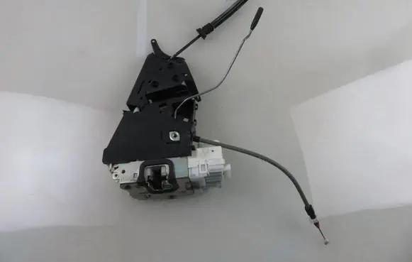 Mercedes-Benz A W169 Front door lock 1697202835022
