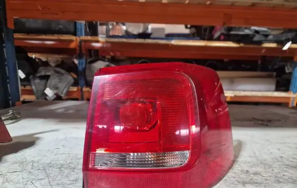 Volkswagen Sharan Rear/tail lights 7N0945096G