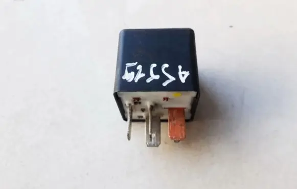 Audi A4 S4 B5 8D Other relay 443951253AA 899574000