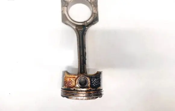 Mazda 2 Piston with connecting rod