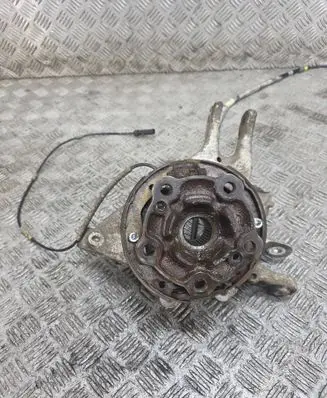 BMW M3 F80 Rear wheel hub 2284881
