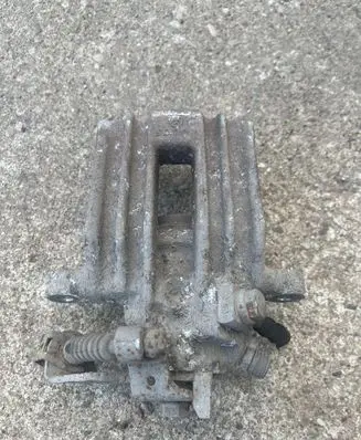 Skoda Praktik (5J8) Rear brake caliper