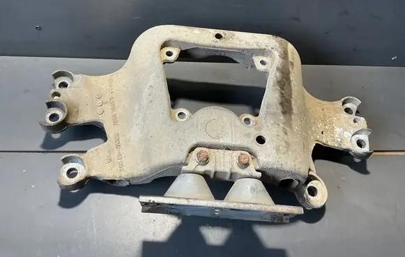 Audi A6 S6 C6 4F Gearbox mounting bracket 168540201