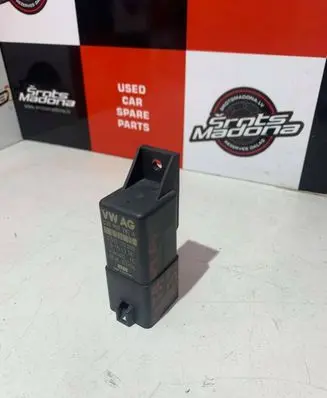 Skoda Octavia Mk2 (1Z) Glow plug pre-heat relay 03G907282A 0522120505