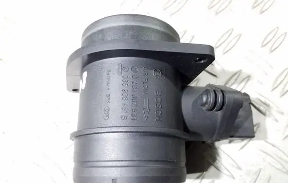 Skoda Octavia Mk2 (1Z) Mass air flow meter 0281002531 038906461B