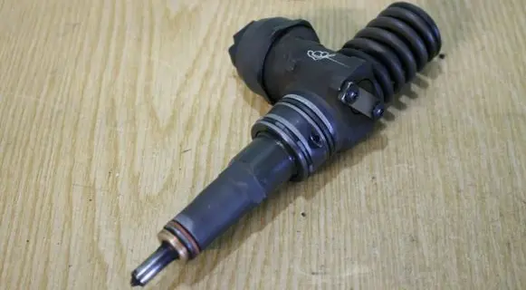 Audi A4 S4 B6 8E 8H Fuel injector 038130073AJ