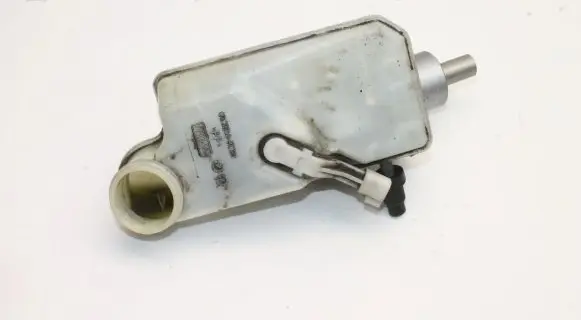 Ford Kuga I Master brake cylinder