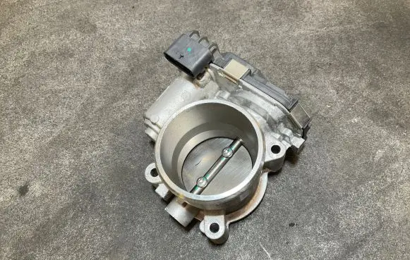 Land Rover Evoque II Electric throttle body valve J3P39F991AC 26111900304 A2C11514600