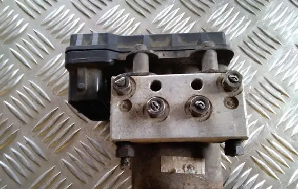 Mazda 6 ABS Pump GJ6A437A0 2Z02D1358 2059045