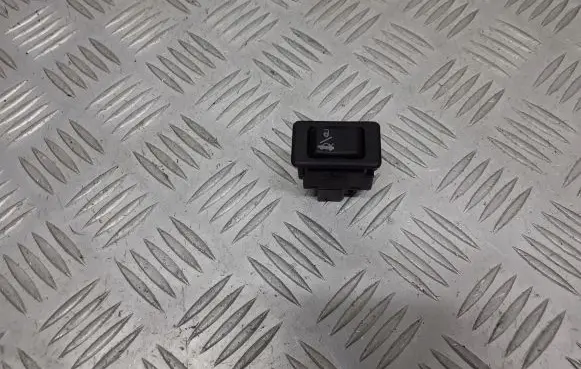 Nissan Primera Tailgate/boot open switch button 