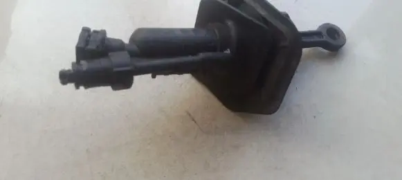 Ford Galaxy Clutch master cylinder KG196053