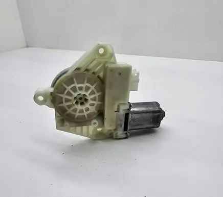 Mercedes-Benz E W213 Front door window regulator motor A2139069501 C53177101 00155140400401