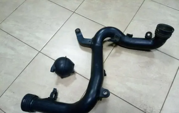 Volkswagen Golf V Intercooler hose/pipe 1K0145762CR 1K0145770AA NE58991