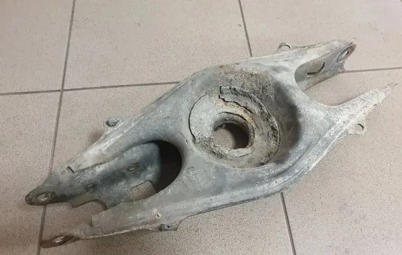 Rear control arm