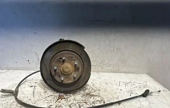 Honda FR-V Rear wheel hub spindle/knuckle 