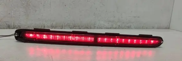 Third/center stoplight