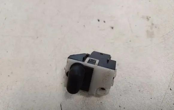 Audi A6 S6 C5 4B Sun solar sensor 4D0907539