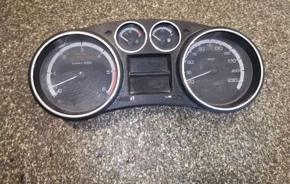 Peugeot 308 Speedometer (instrument cluster) 9665107480