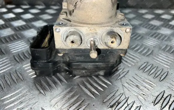Nissan X-Trail T30 ABS Pump