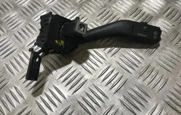 Volkswagen Golf V Wiper control stalk 1k0953519a czk03