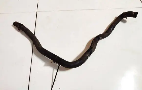 Engine coolant pipe/hose