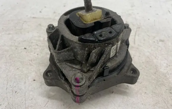BMW 1 F20 F21 Engine mount bracket 6859407