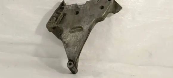 Volkswagen PASSAT B6 Engine mounting bracket 03G199207E