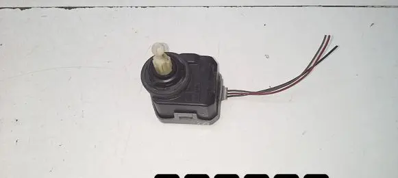 Skoda Fabia Mk1 (6Y) Headlight level adjustment motor 6y0941295