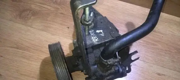 Renault 19 Power steering pump