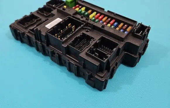 Ford Fusion II Fuse box set FG9T-15604 IMPRK1498712