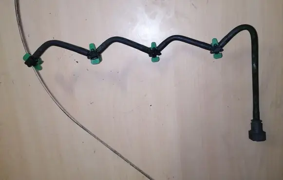 Volvo V50 Fuel injector supply line/pipe 270913