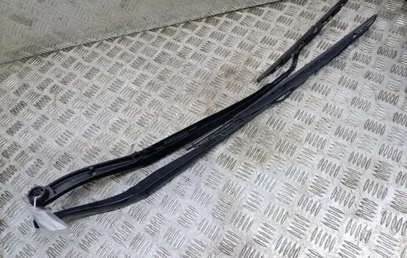 SsangYong Tivoli Front wiper blade arm