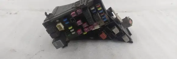 Subaru Legacy Fuse box set MB100200B