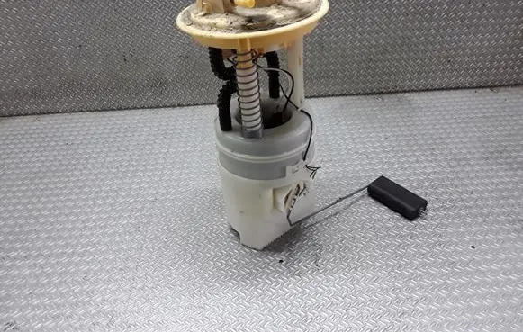 Mitsubishi Colt In-tank fuel pump MN135000