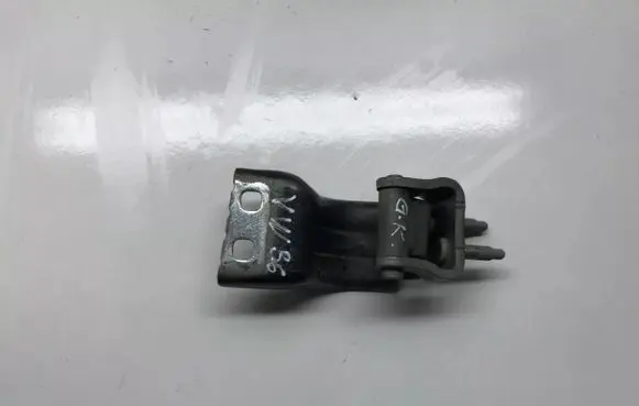 Volkswagen PASSAT B6 Tailgate/trunk/boot hinge 3C9827302D