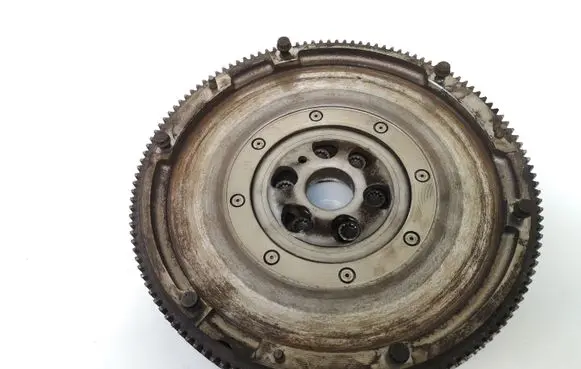 Volkswagen PASSAT B6 Dual mass flywheel 03G105266