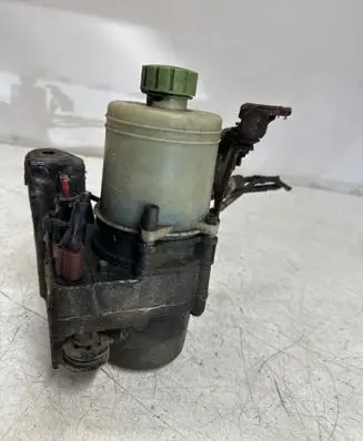Skoda Fabia Mk1 (6Y) Power steering pump 600423371A