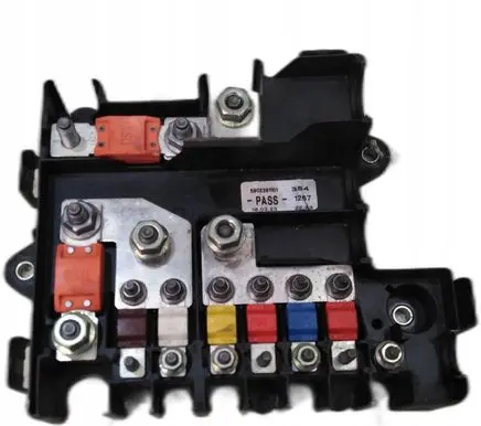 Iveco Daily 4th gen Fuse module 5802381101
