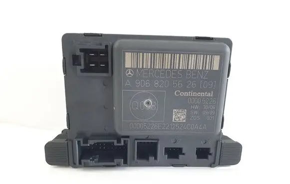 Mercedes-Benz Sprinter W906 Door control unit/module A9068205626