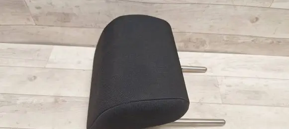 Skoda Octavia Mk2 (1Z) Rear seat headrest 