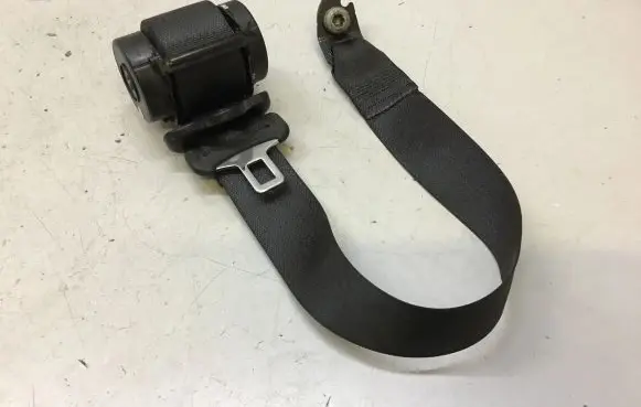 Chrysler Pacifica Third row seat belt 6361236 631019500