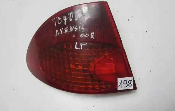 Toyota Avensis T220 Rear/tail lights